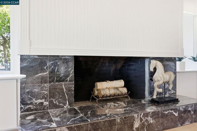 128 Diablo View Dr, Orinda, CA 94563