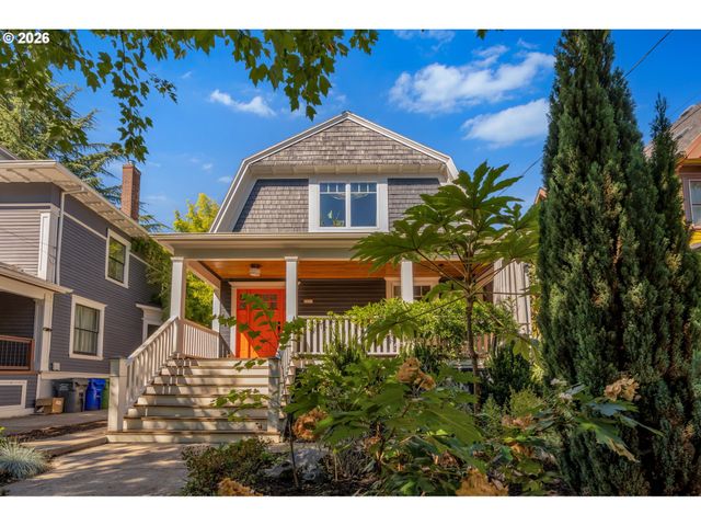 2237 Ne CLACKAMAS St, Portland, OR 97232