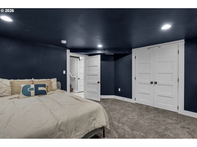 2237 Ne CLACKAMAS St, Portland, OR 97232