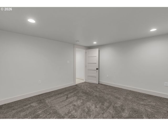 2237 Ne CLACKAMAS St, Portland, OR 97232