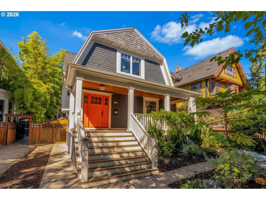 2237 Ne CLACKAMAS St, Portland, OR 97232