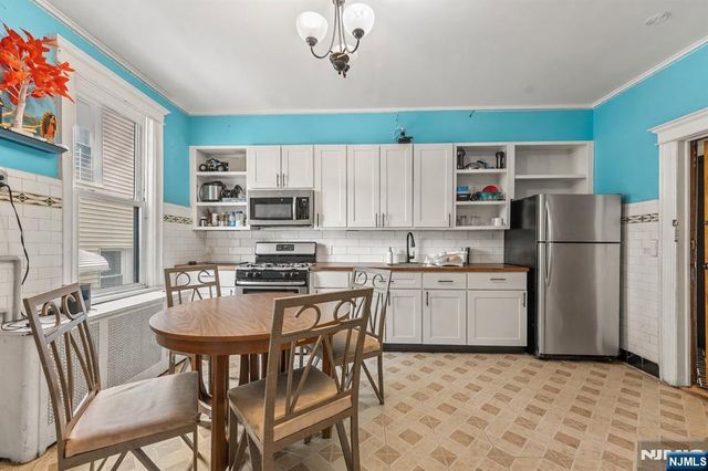 216 6th Street, Fairview, NJ 07022