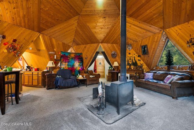 762 High Rd, Sandpoint, ID 83864