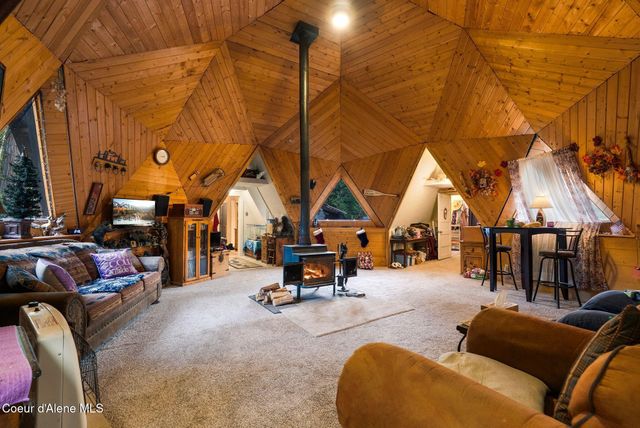 762 High Rd, Sandpoint, ID 83864