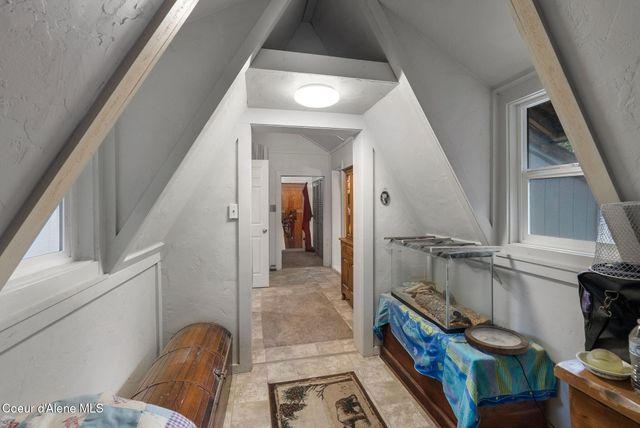 762 High Rd, Sandpoint, ID 83864