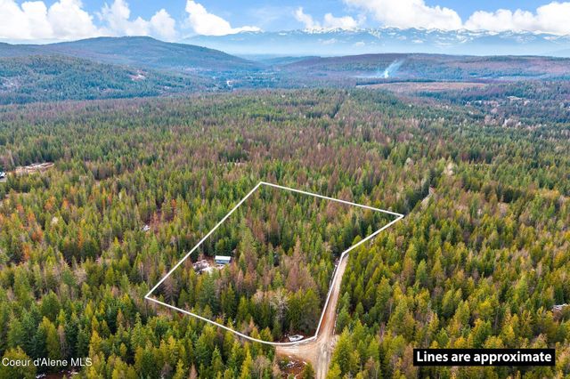 762 High Rd, Sandpoint, ID 83864