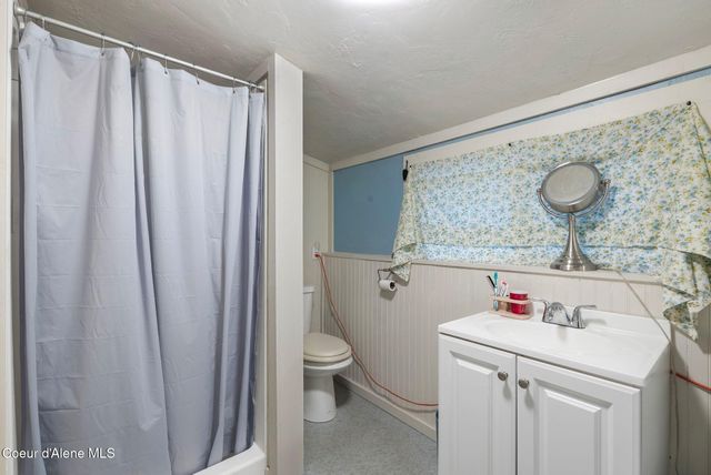 762 High Rd, Sandpoint, ID 83864