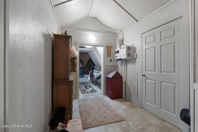 762 High Rd, Sandpoint, ID 83864