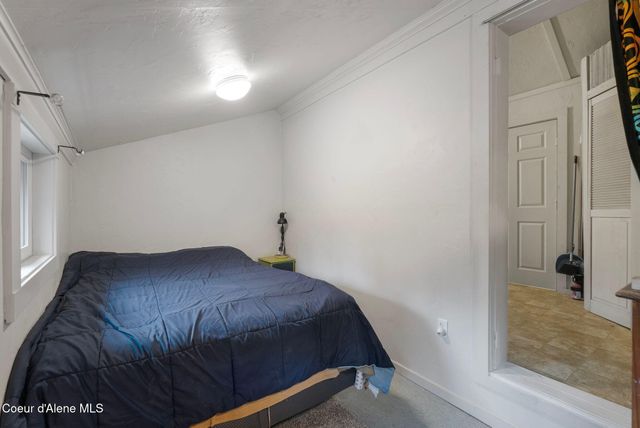 762 High Rd, Sandpoint, ID 83864