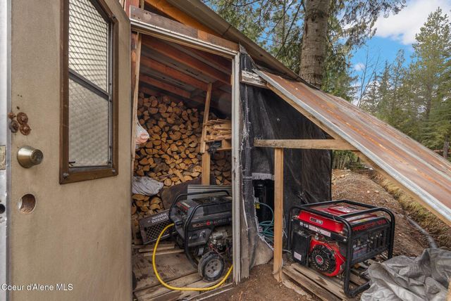 762 High Rd, Sandpoint, ID 83864