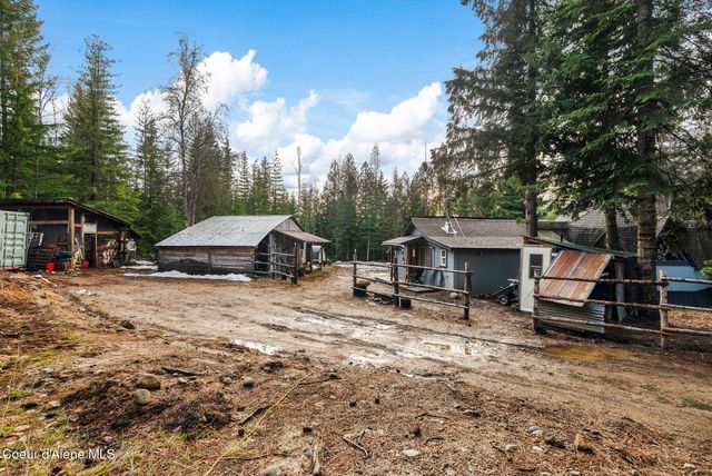 762 High Rd, Sandpoint, ID 83864