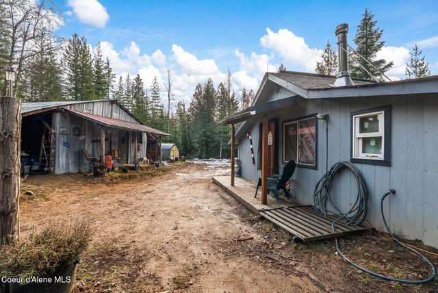762 High Rd, Sandpoint, ID 83864