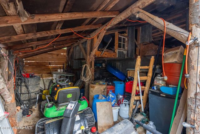 762 High Rd, Sandpoint, ID 83864