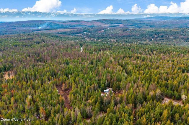 762 High Rd, Sandpoint, ID 83864