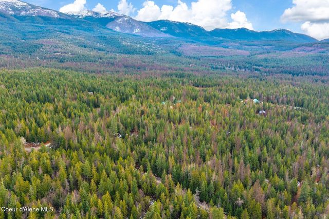 762 High Rd, Sandpoint, ID 83864