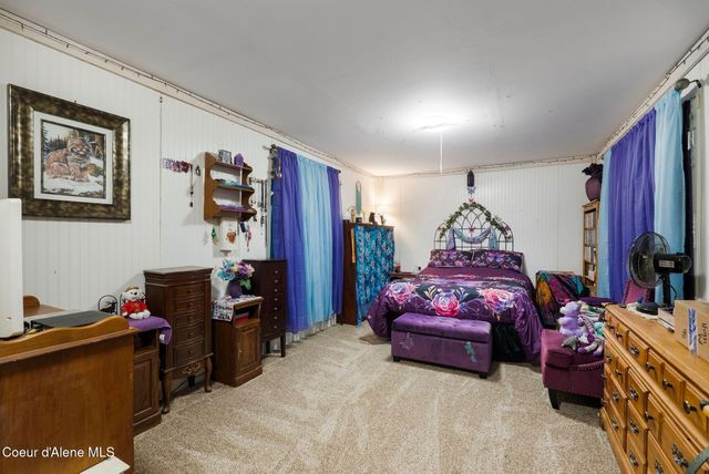 762 High Rd, Sandpoint, ID 83864