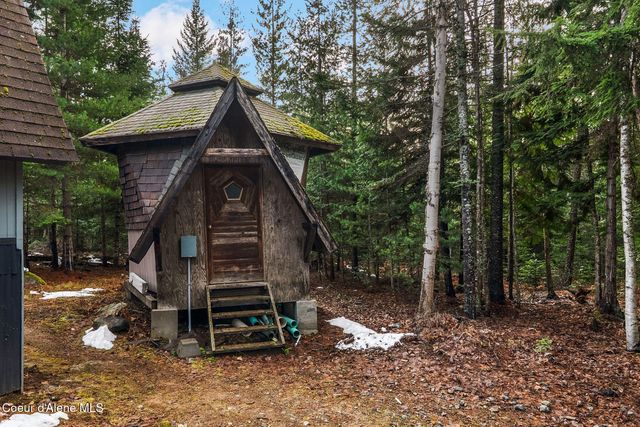 762 High Rd, Sandpoint, ID 83864