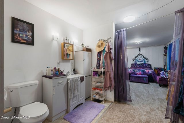 762 High Rd, Sandpoint, ID 83864