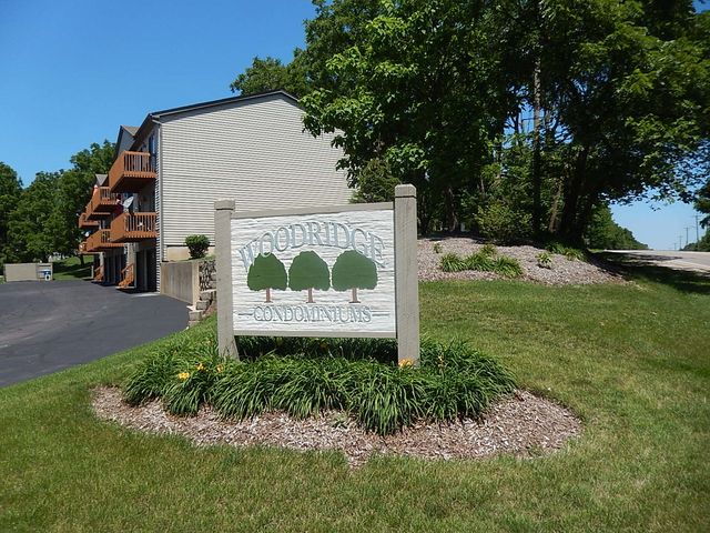 375 Woodridge Circle F, South Elgin, IL 60177