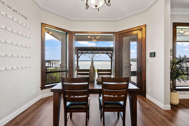 8830 Cross Country Drive, Houston, TX 77346