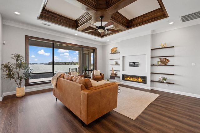 8830 Cross Country Drive, Houston, TX 77346