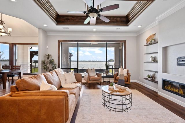 8830 Cross Country Drive, Houston, TX 77346