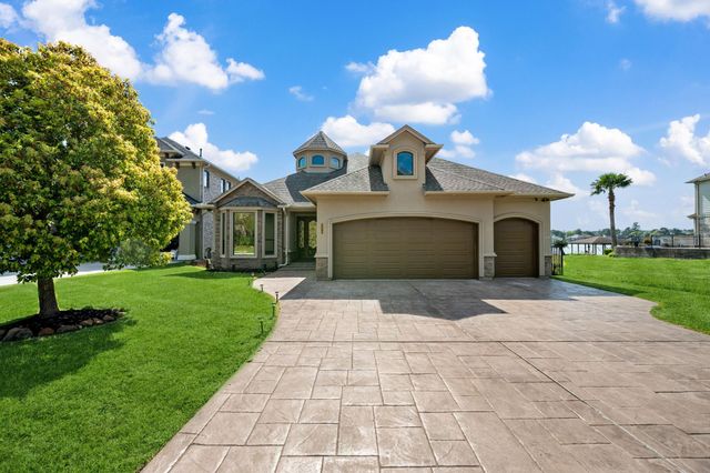 8830 Cross Country Drive, Houston, TX 77346