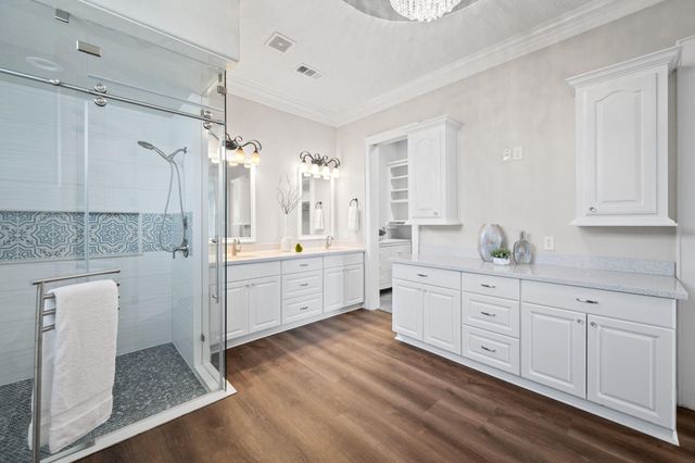 8830 Cross Country Drive, Houston, TX 77346