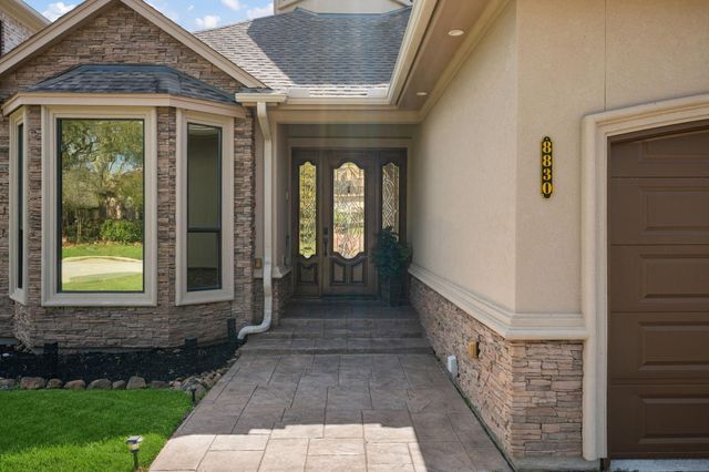 8830 Cross Country Drive, Houston, TX 77346