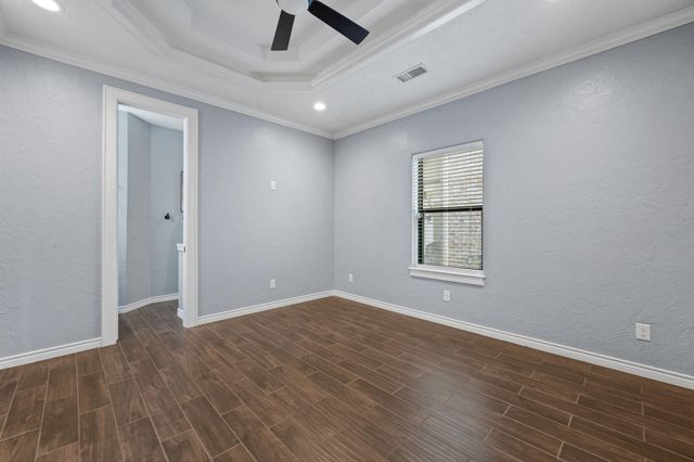 8830 Cross Country Drive, Houston, TX 77346