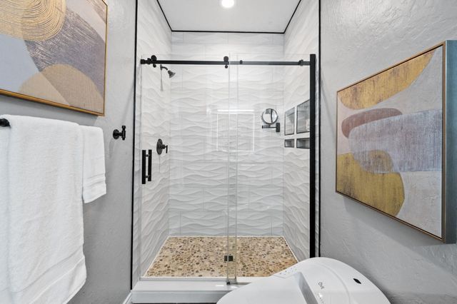 8830 Cross Country Drive, Houston, TX 77346