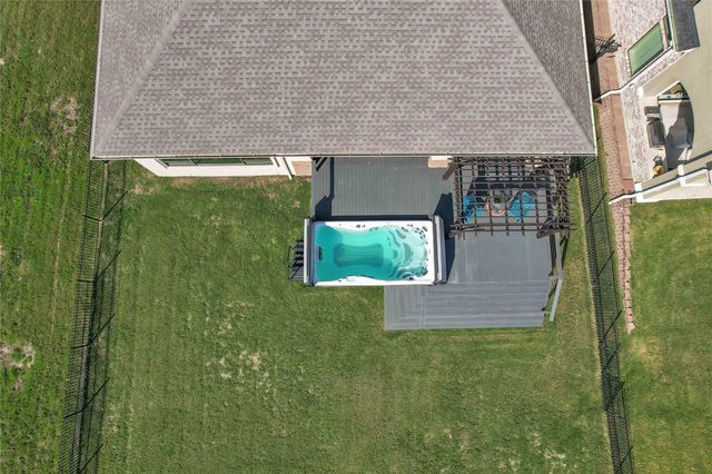 8830 Cross Country Drive, Houston, TX 77346