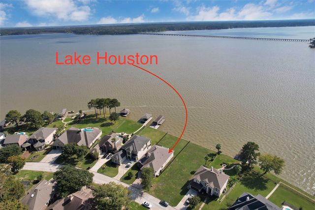 8830 Cross Country Drive, Houston, TX 77346