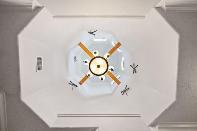 8830 Cross Country Drive, Houston, TX 77346