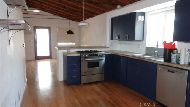3363 Hollydale, Los Angeles, CA 90039