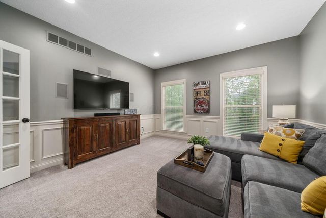 949 Elderberry Loop, Delaware, OH 43015