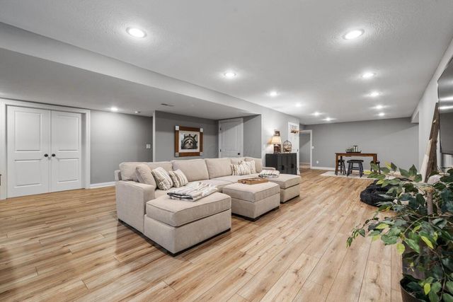 949 Elderberry Loop, Delaware, OH 43015