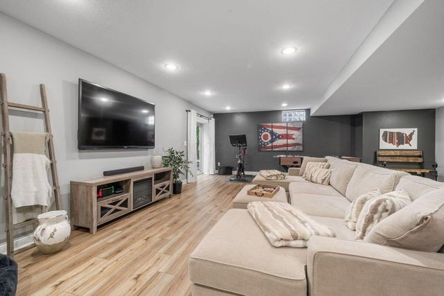 949 Elderberry Loop, Delaware, OH 43015