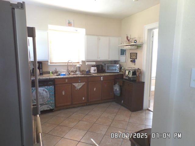 421 W Garfield Avenue, Elkhart, IN 46516