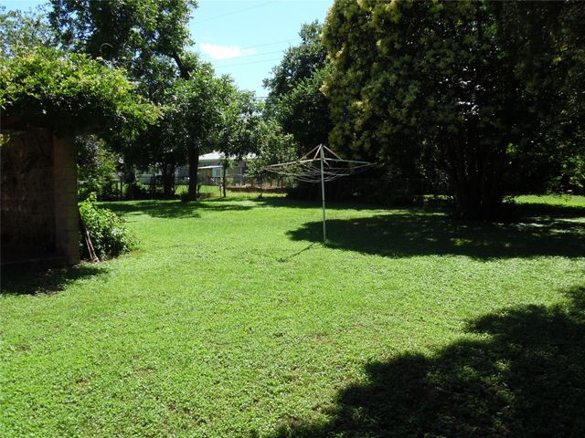 1206 Park Center Street, Benbrook, TX 76126