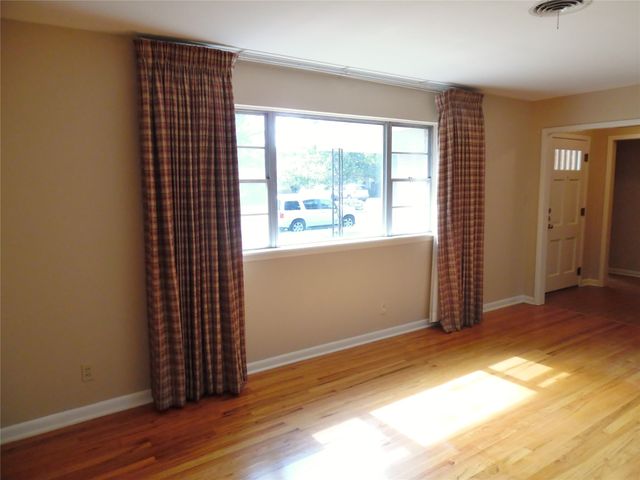 1206 Park Center Street, Benbrook, TX 76126