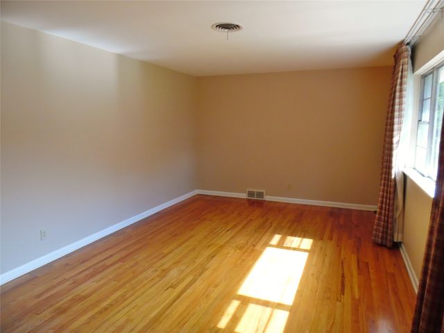 1206 Park Center Street, Benbrook, TX 76126