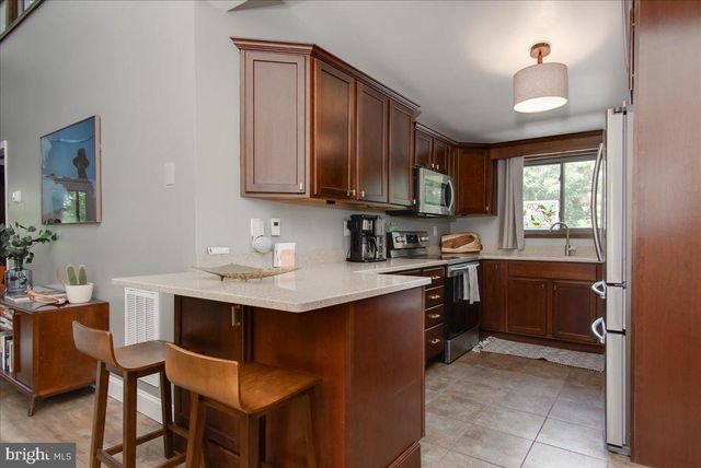 350 PATHFINDER LN, Hedgesville, WV 25427