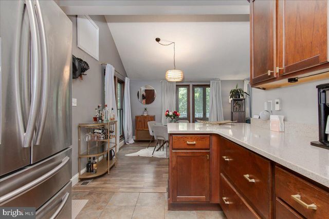 350 PATHFINDER LN, Hedgesville, WV 25427