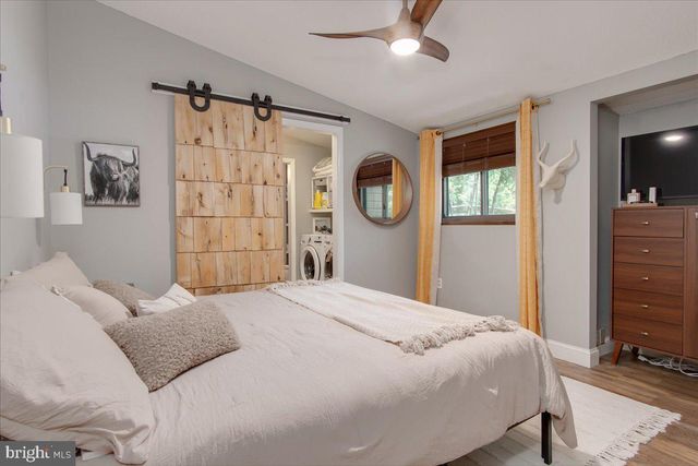 350 PATHFINDER LN, Hedgesville, WV 25427