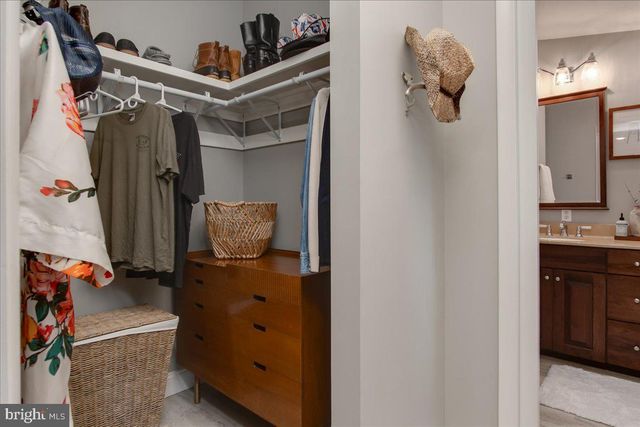 350 PATHFINDER LN, Hedgesville, WV 25427