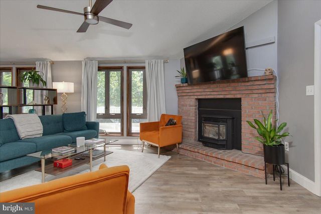 350 PATHFINDER LN, Hedgesville, WV 25427