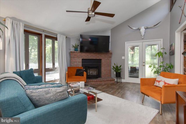 350 PATHFINDER LN, Hedgesville, WV 25427