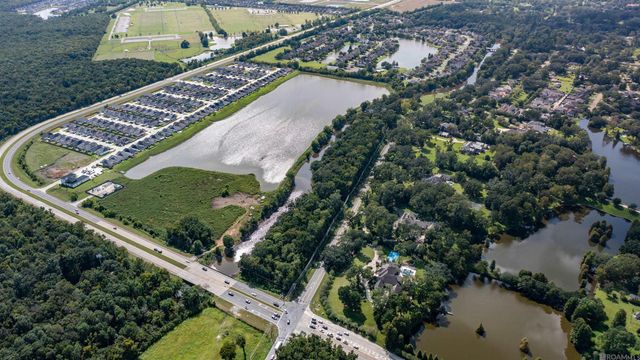 12800-12900 UND Highland Rd, Baton Rouge, LA 70810