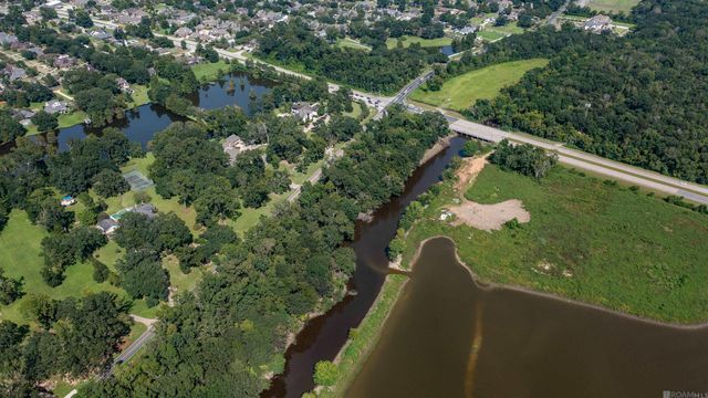 12800-12900 UND Highland Rd, Baton Rouge, LA 70810